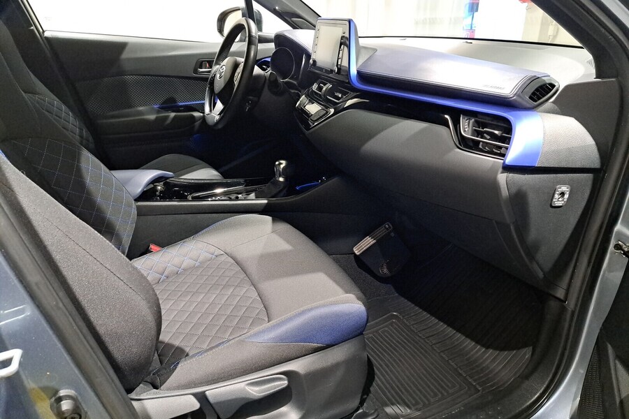 Toyota C-HR vaihtoauto