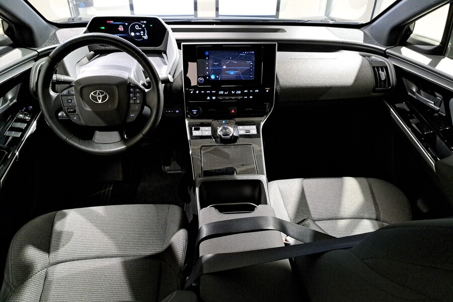 Toyota bZ4X vaihtoauto