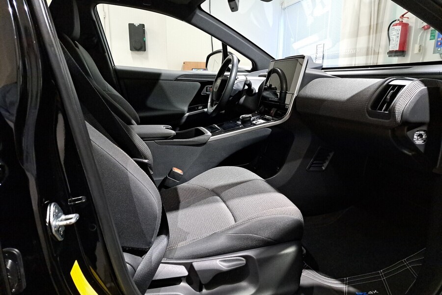 Toyota bZ4X vaihtoauto