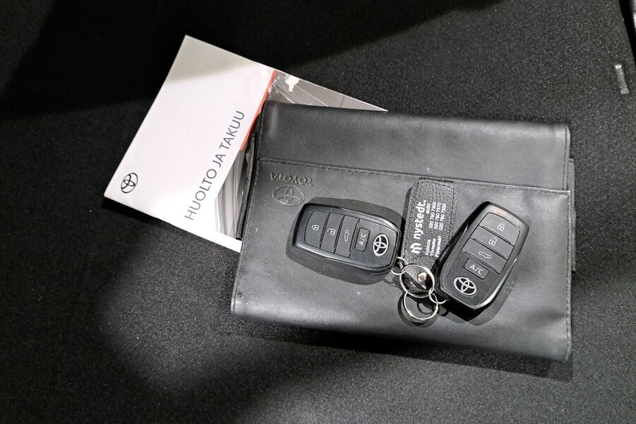 Toyota bZ4X vaihtoauto