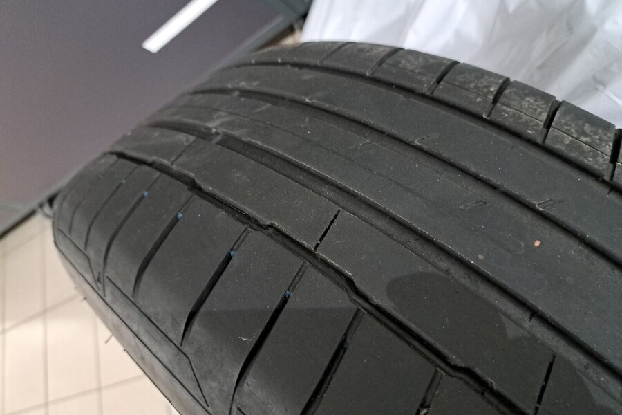 Toyota bZ4X vaihtoauto