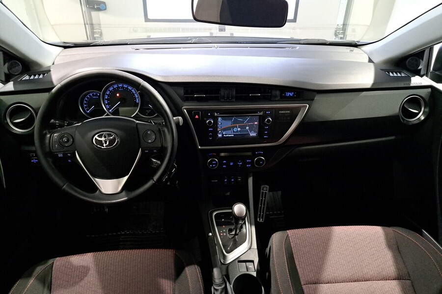 Toyota Auris vaihtoauto