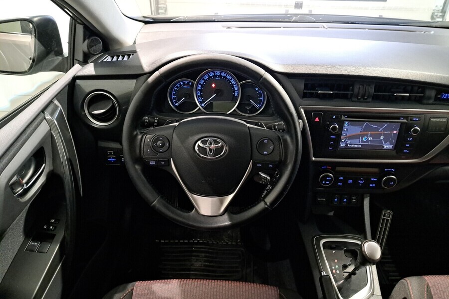 Toyota Auris vaihtoauto