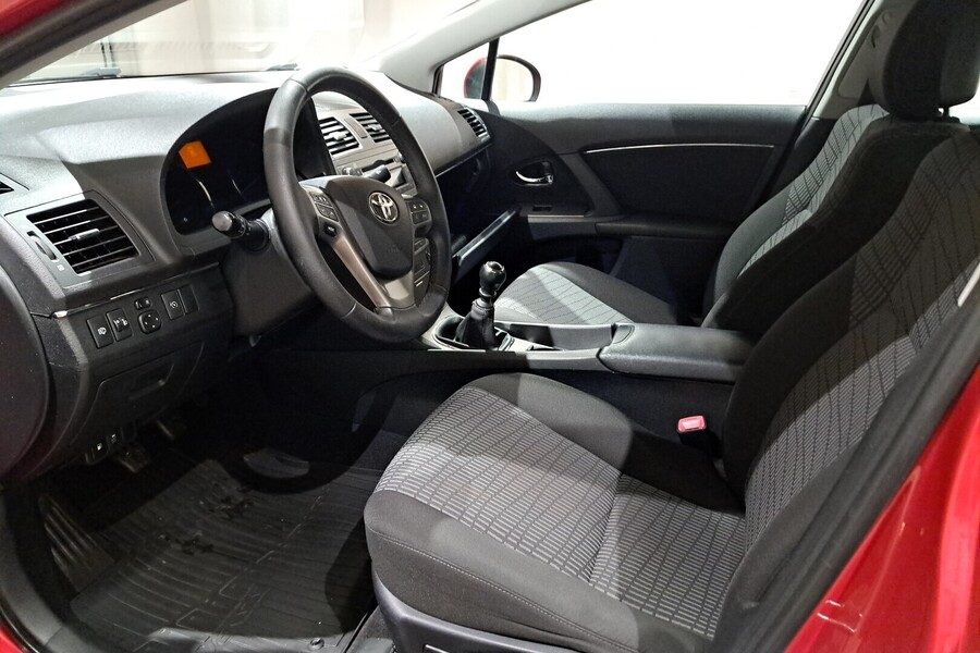 Toyota Avensis vaihtoauto