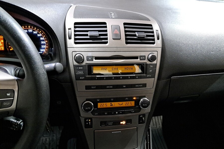 Toyota Avensis vaihtoauto