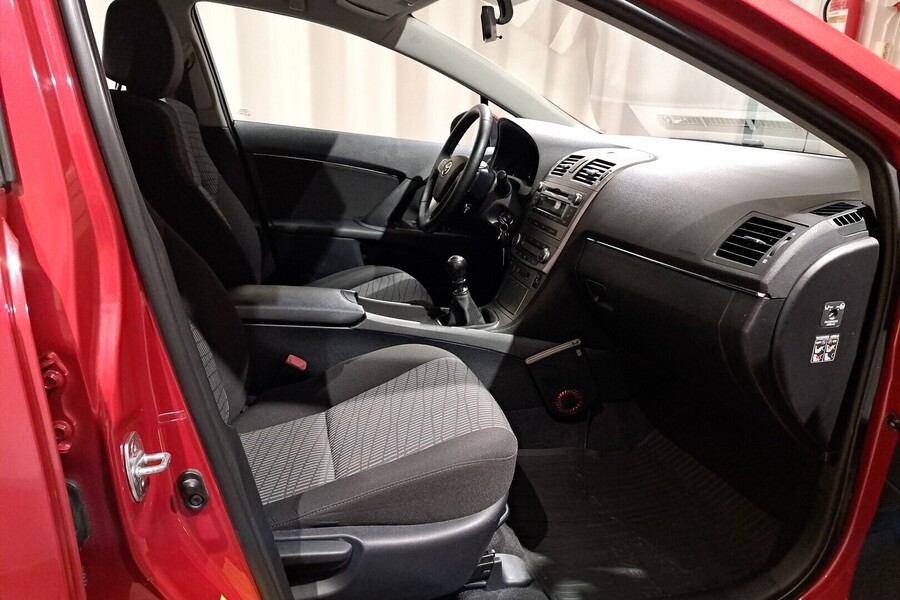 Toyota Avensis vaihtoauto