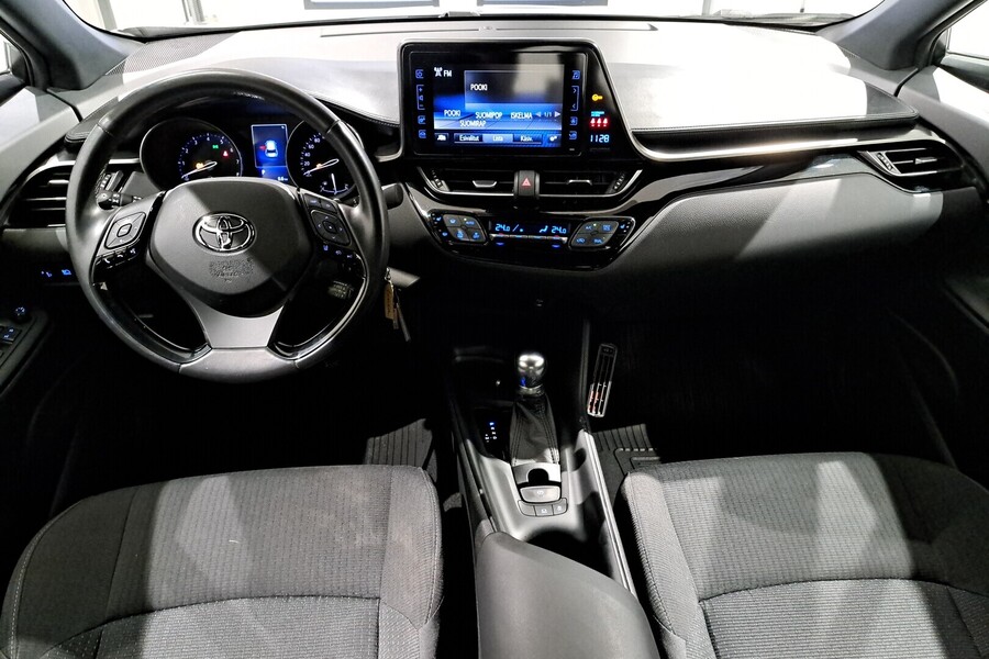 Toyota C-HR vaihtoauto