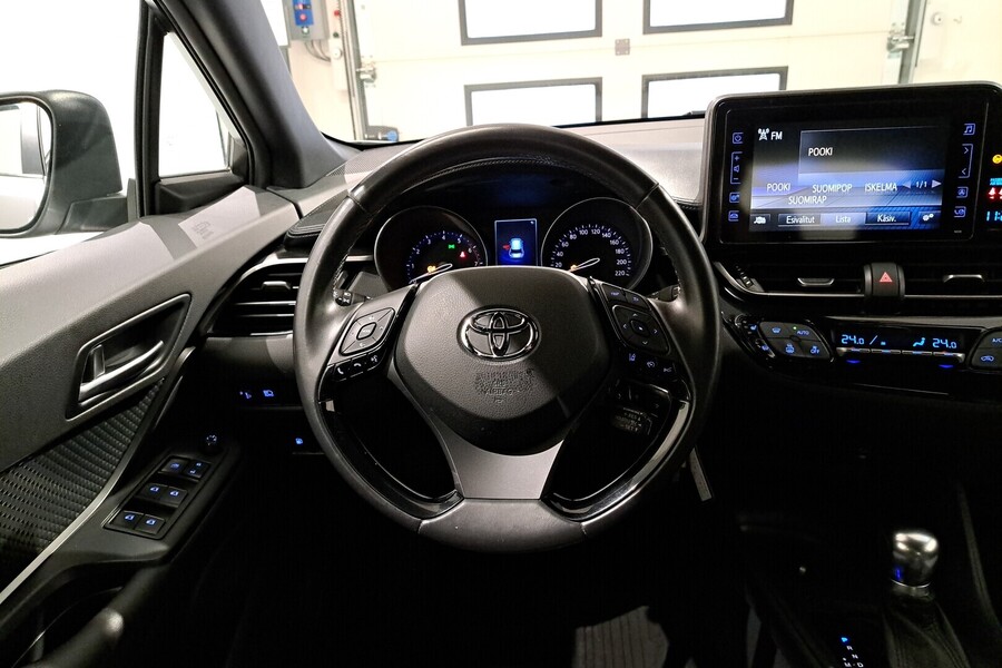 Toyota C-HR vaihtoauto