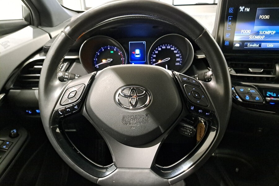 Toyota C-HR vaihtoauto