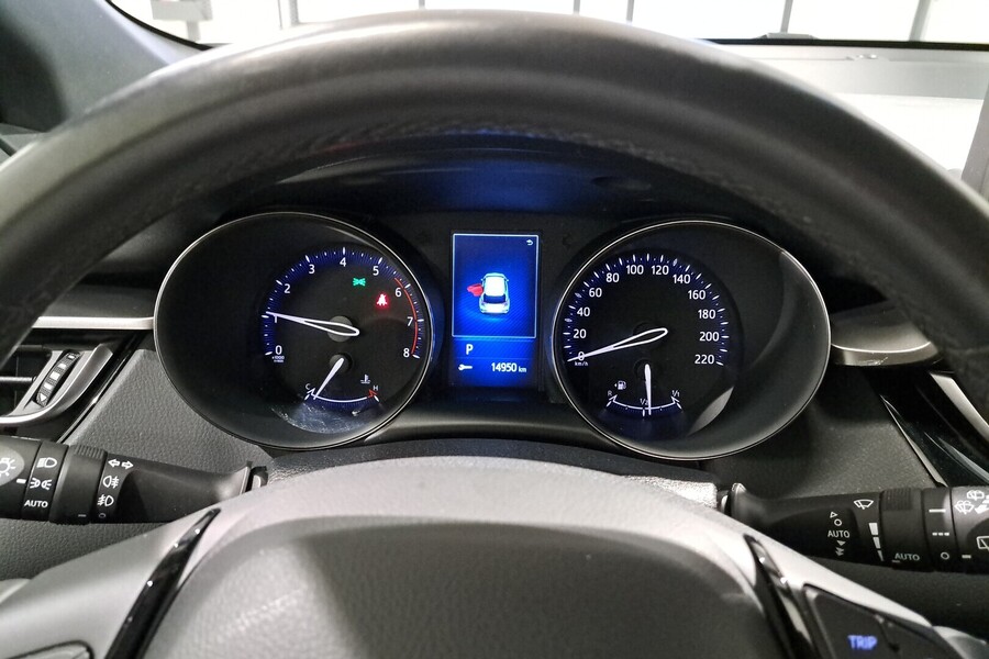 Toyota C-HR vaihtoauto