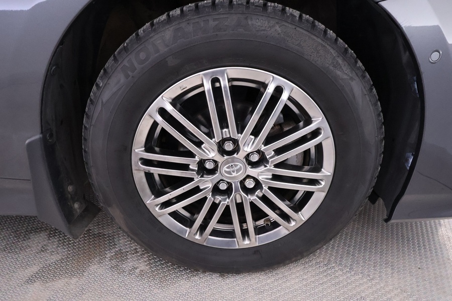 Toyota Prius Plug-in vaihtoauto