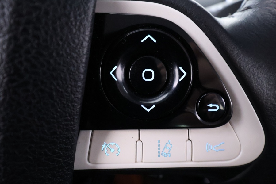 Toyota Prius Plug-in vaihtoauto