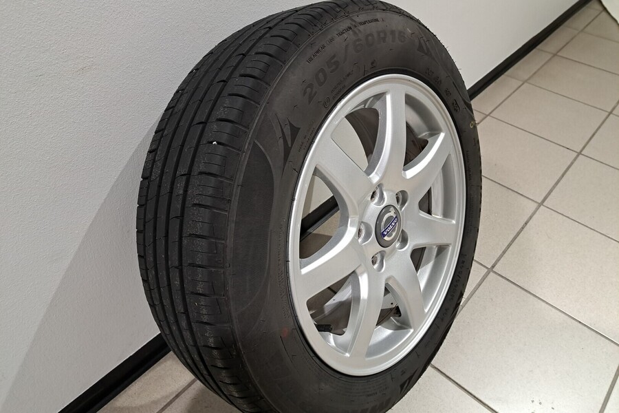 Volvo V70 vaihtoauto