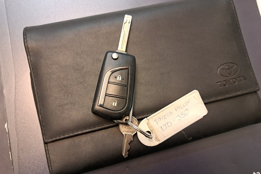 Toyota Hilux vaihtoauto