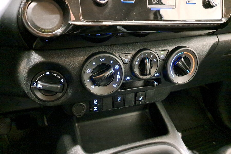 Toyota Hilux vaihtoauto