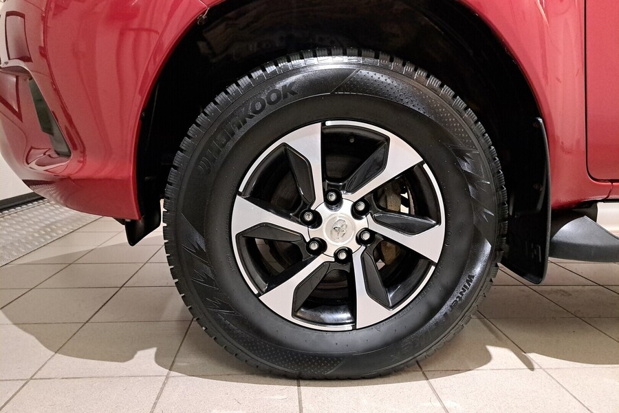 Toyota Hilux vaihtoauto