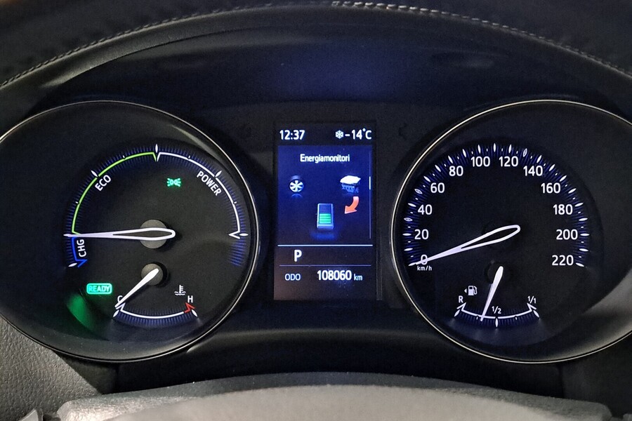 Toyota C-HR vaihtoauto