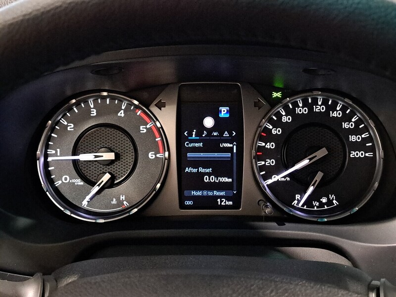 Toyota Hilux vaihtoauto