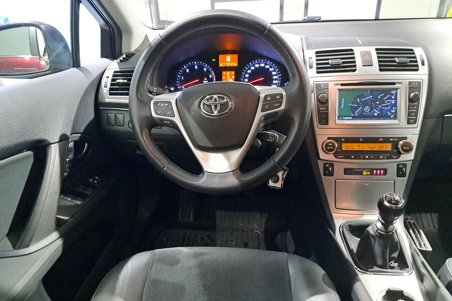 Toyota Avensis vaihtoauto