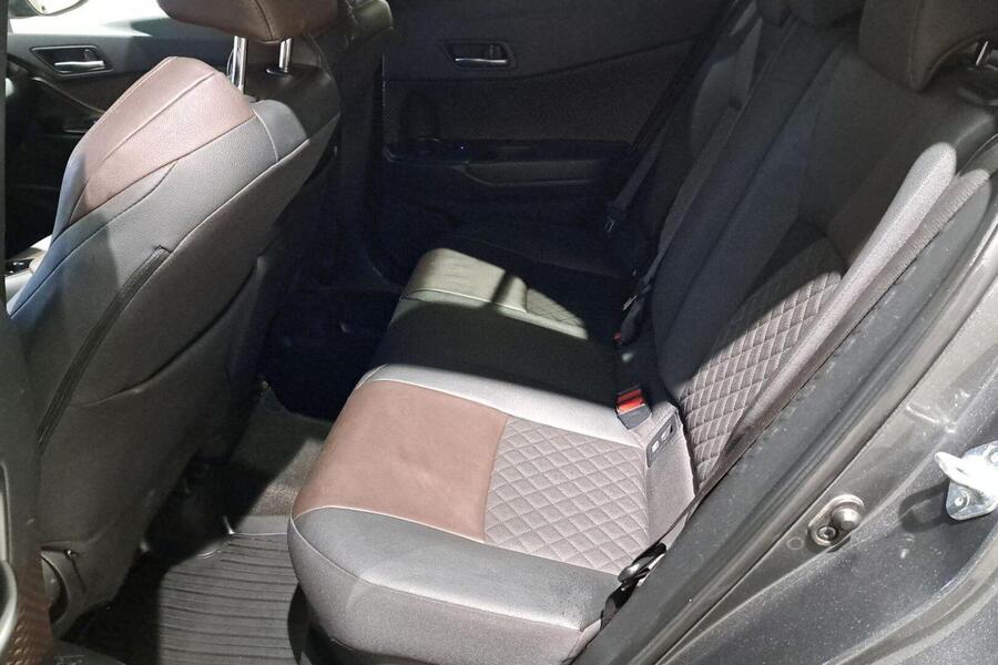 Toyota C-HR vaihtoauto