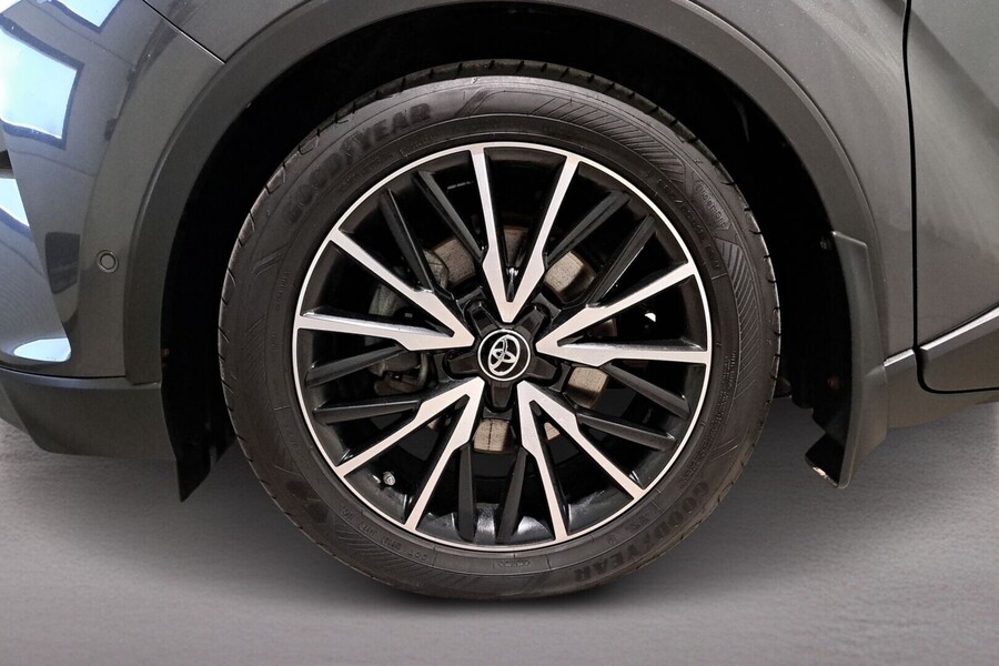 Toyota C-HR vaihtoauto