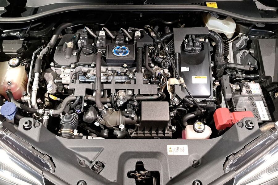 Toyota C-HR vaihtoauto