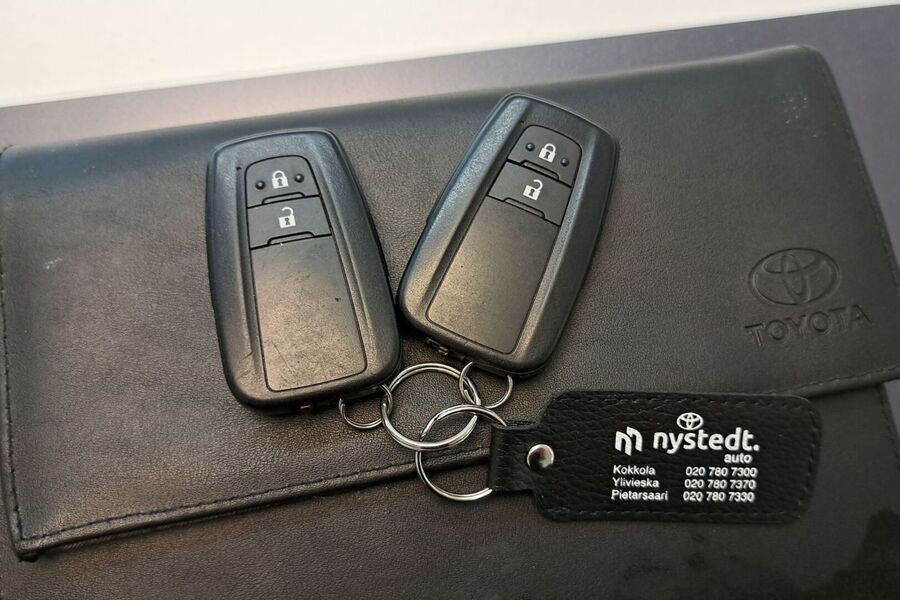 Toyota C-HR vaihtoauto