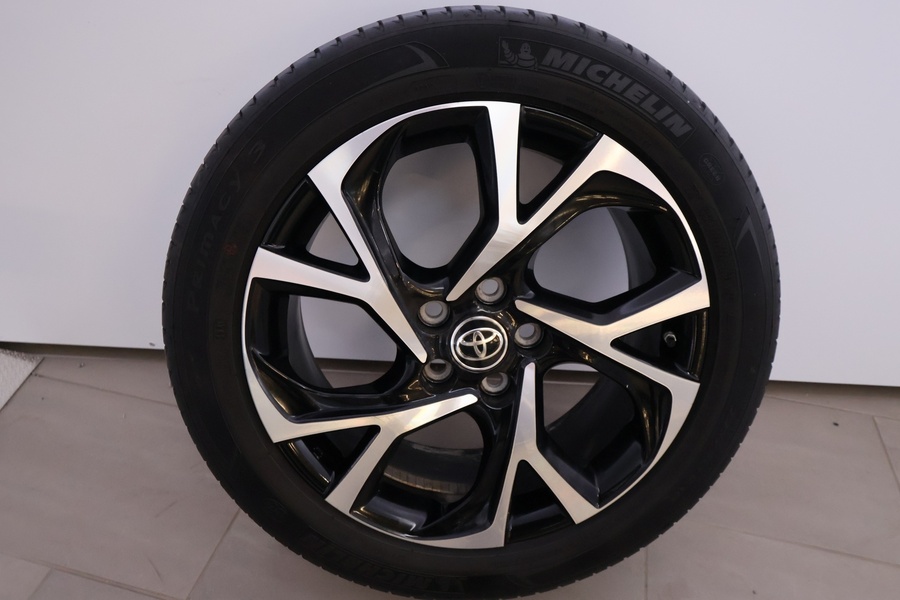 Toyota C-HR vaihtoauto