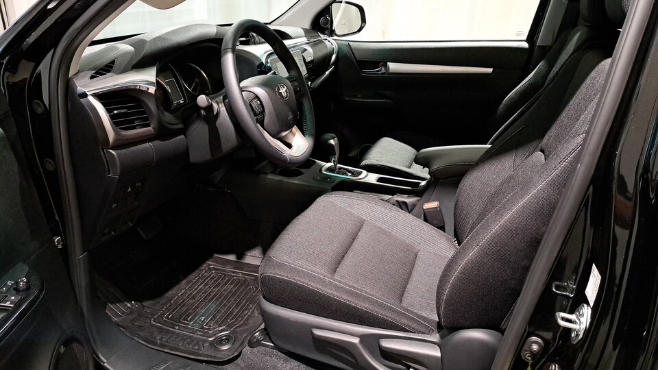 Toyota Hilux vaihtoauto