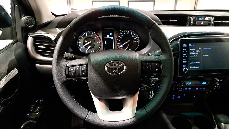 Toyota Hilux vaihtoauto