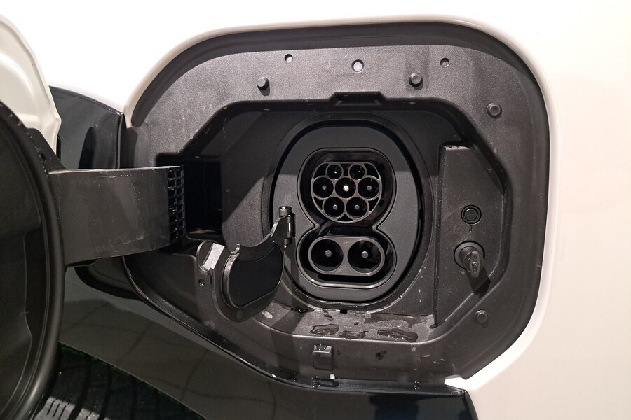 Toyota bZ4X vaihtoauto