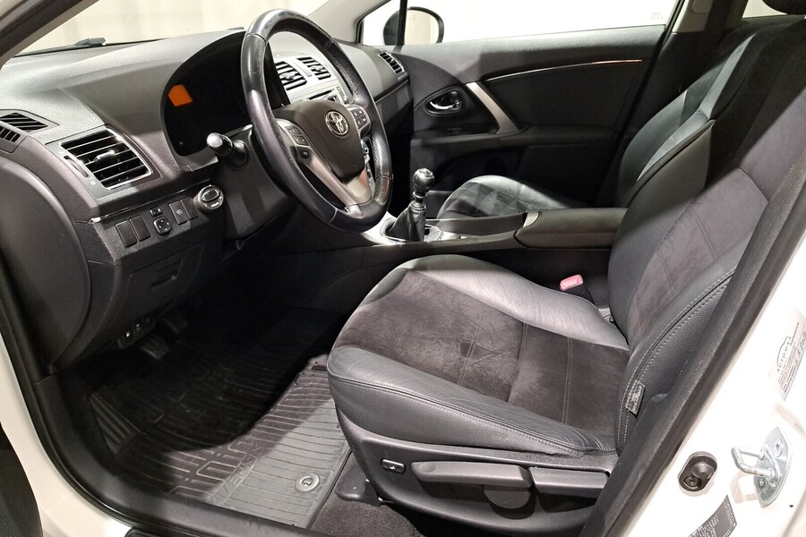 Toyota Avensis vaihtoauto