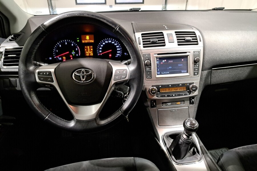 Toyota Avensis vaihtoauto