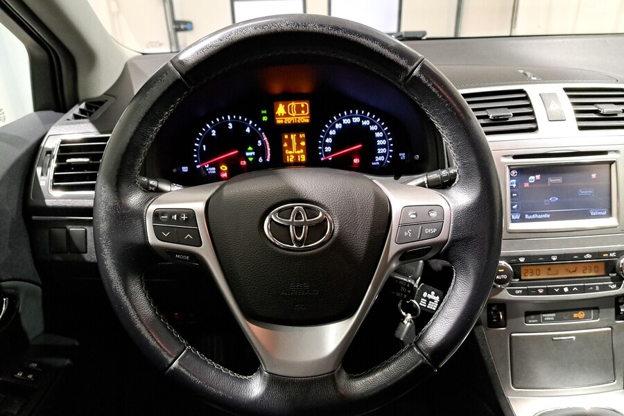 Toyota Avensis vaihtoauto