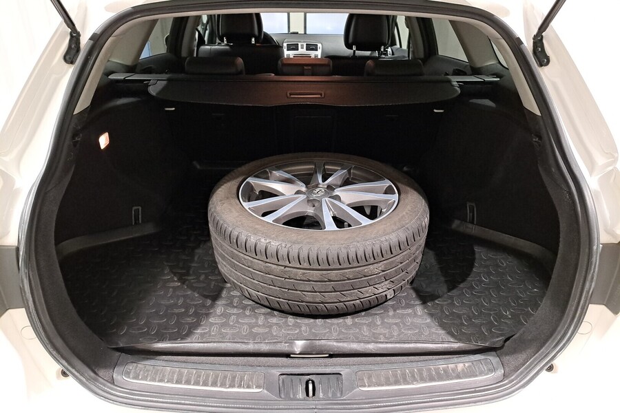 Toyota Avensis vaihtoauto