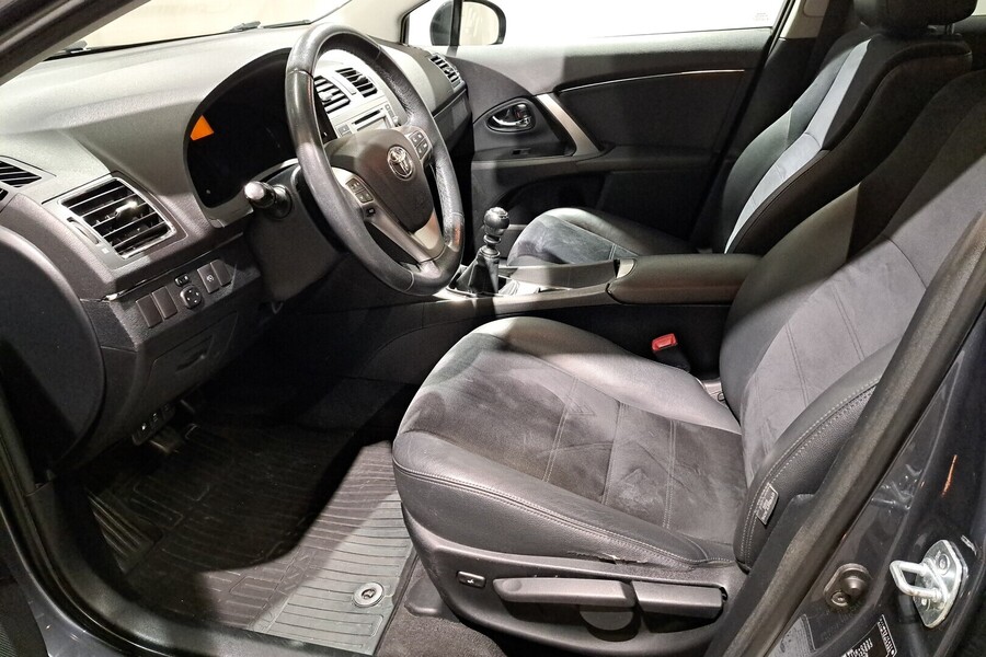 Toyota Avensis vaihtoauto