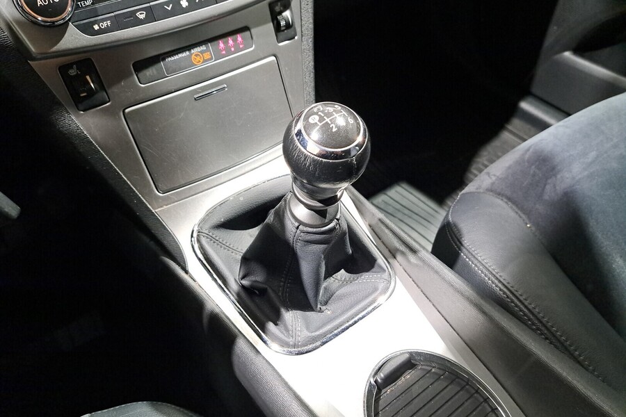 Toyota Avensis vaihtoauto