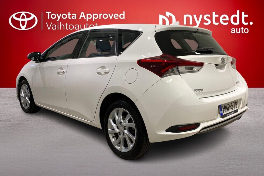 Toyota Auris vaihtoauto