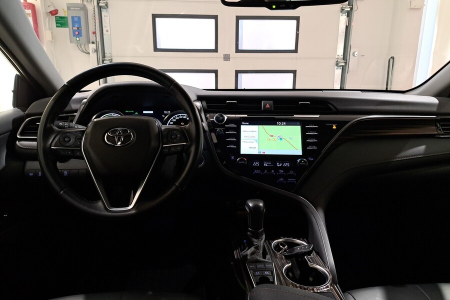 Toyota Camry vaihtoauto