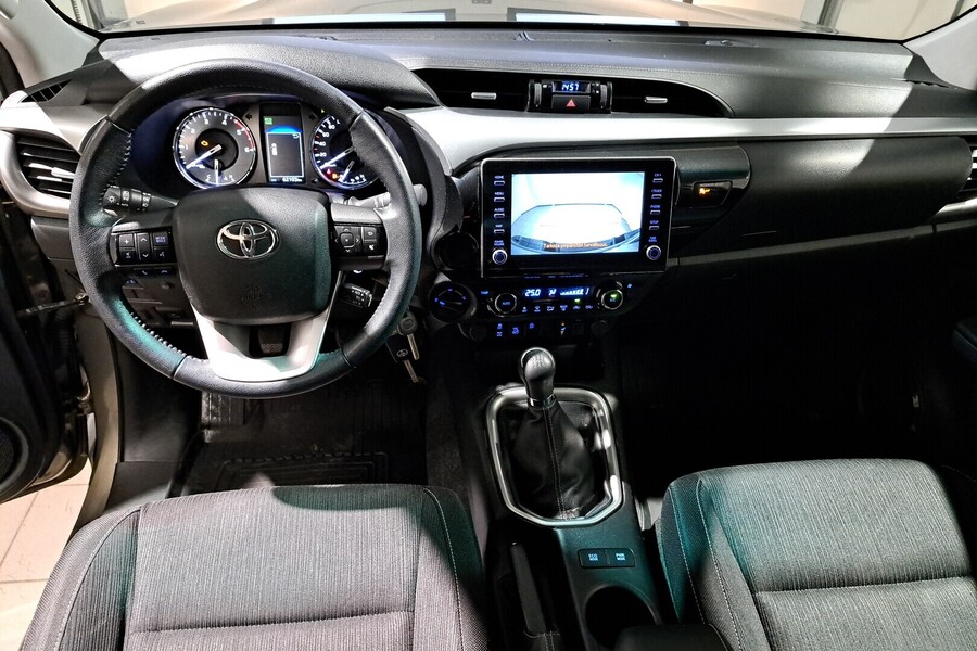 Toyota Hilux vaihtoauto