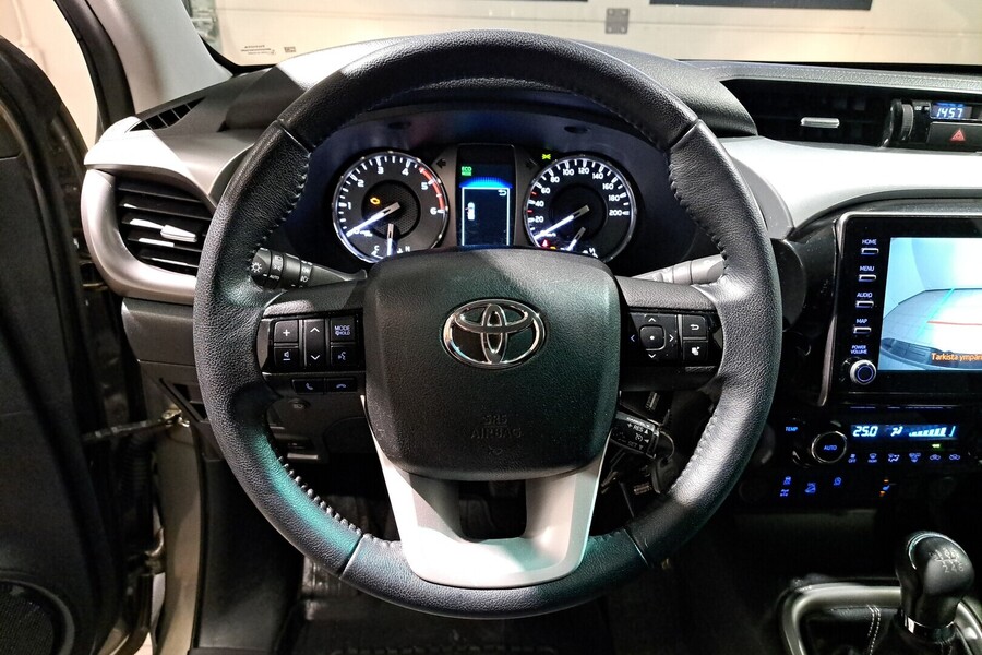 Toyota Hilux vaihtoauto