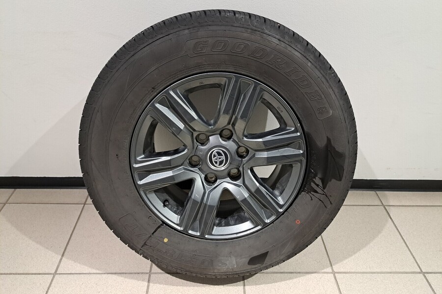 Toyota Hilux vaihtoauto