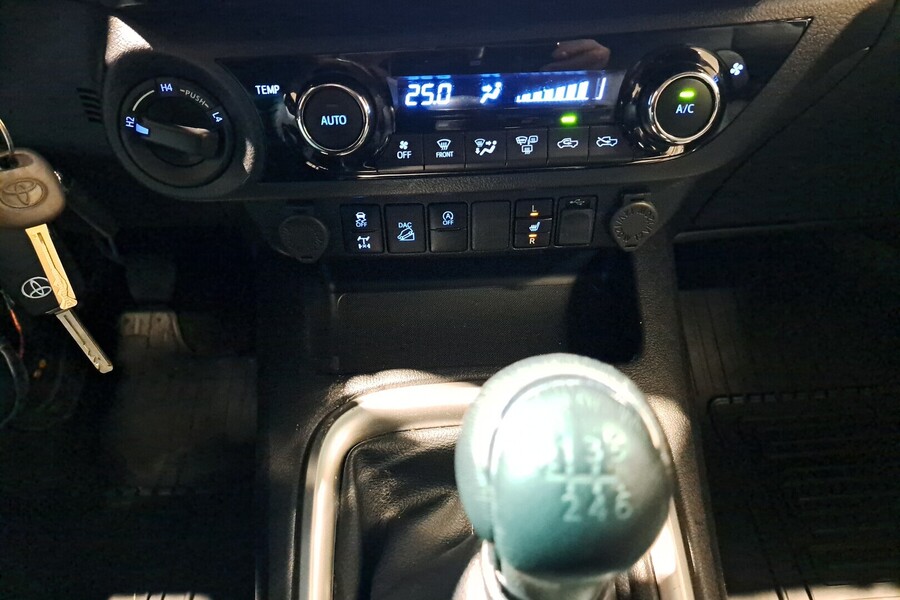 Toyota Hilux vaihtoauto