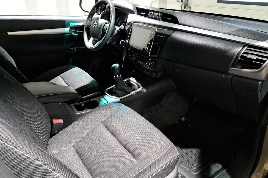 Toyota Hilux vaihtoauto