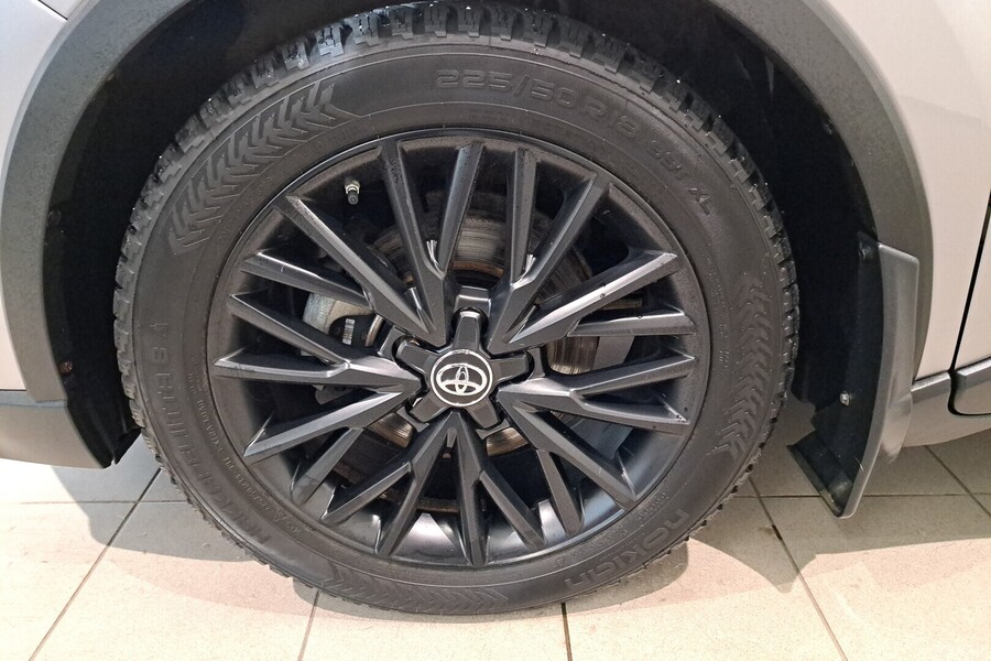 Toyota C-HR vaihtoauto