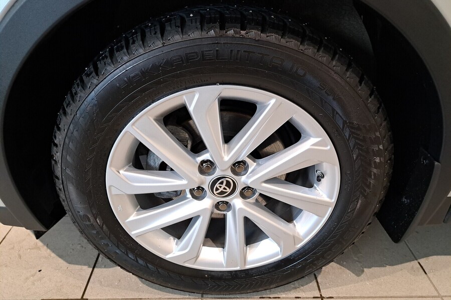 Toyota C-HR vaihtoauto