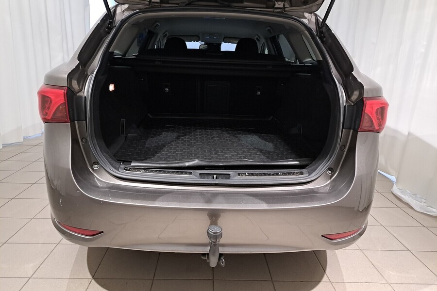 Toyota Avensis vaihtoauto