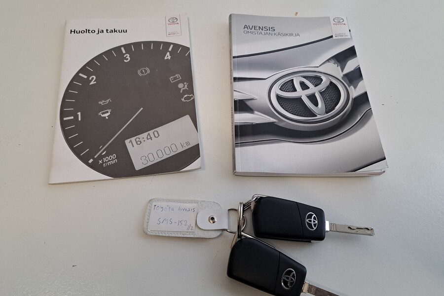 Toyota Avensis vaihtoauto