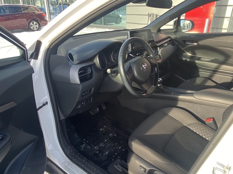 Toyota C-HR vaihtoauto