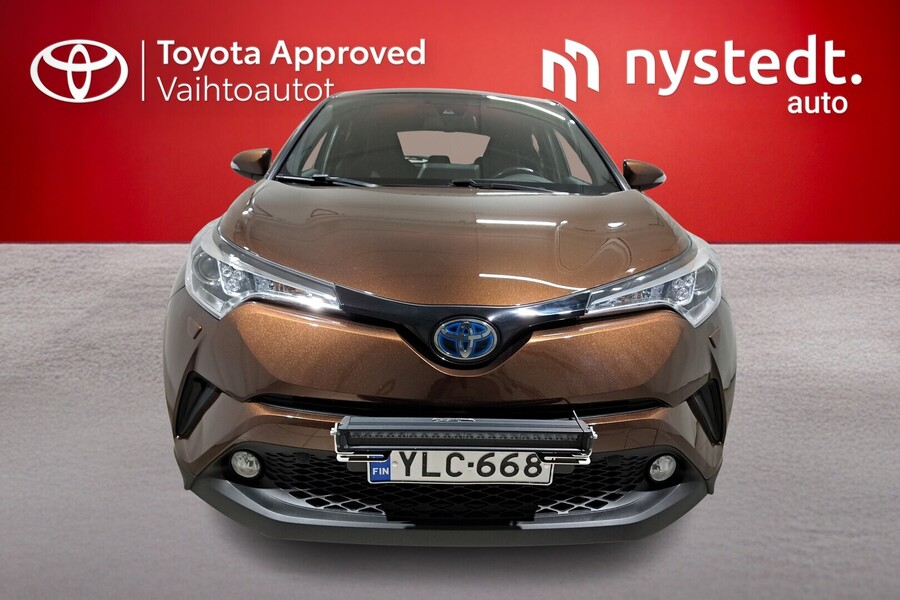 Toyota C-HR vaihtoauto